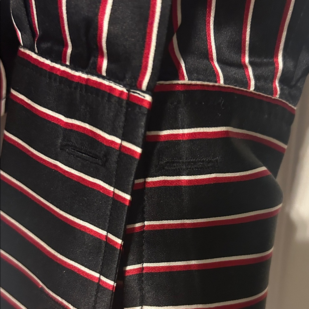 Ralph by Ralph Lauren 100%silk button up shirt with French cuffs. - Picture 5 of 7